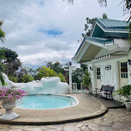 Loreland Farm Resort Antipolo Bagian luar foto
