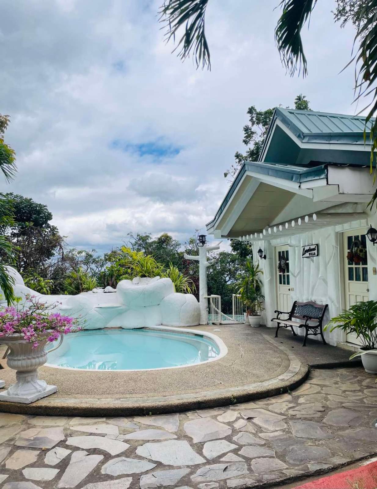 Loreland Farm Resort Antipolo Bagian luar foto